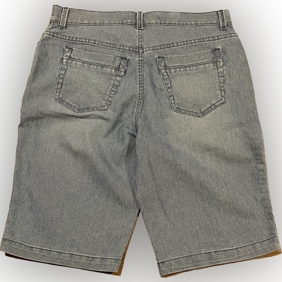 Gloria Vanderbilt Striped Jean Shorts (Sz 8) - Picture 3 of 9